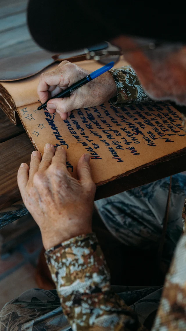 A country music legend. A dog trainer who bet everything on his passion. And a weekend that started with one simple yes.

This 49-second clip, shot by writer, photographer, and filmmaker Matt Henry (@iammatthenry), offers a glimpse behind the scenes of our “Blood on the Tracks” story in Volume 16, featuring country music legend Robert Earl Keen (@robertearlkeen1) and Chad Leonard of Hillcountry Gundogs (@hillcountrygundogs).

“I love taking a present moment and tracing the timeline back to see how I ended up here. Usually ends up landing on a seemingly insignificant instant where I said yes.” - Matt Henry

Dogs, hunting, music, and friendships. Find the full story in Modern Huntsman Volume 16. 

Photography by @daysixoutdoors 

#print #hunting